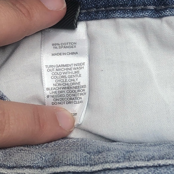 Express Frayed Shorts - Light Wash - Picture 4 of 5